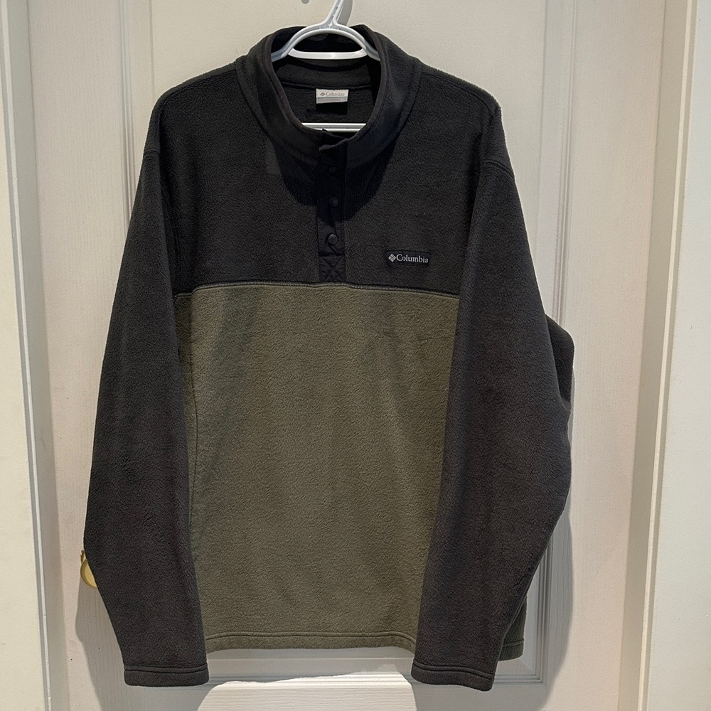 Menโs Columbia steens sweatshirt